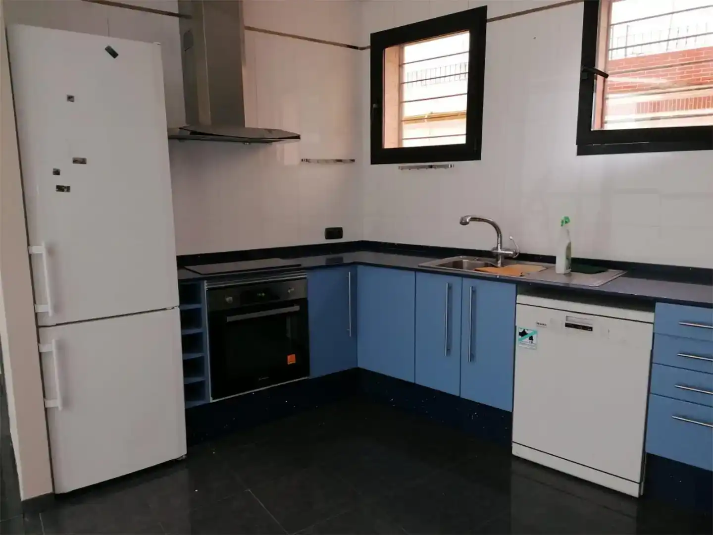 Cocina de Piso de alquiler en Bormujos con Aire acondicionado, Trastero y Horno