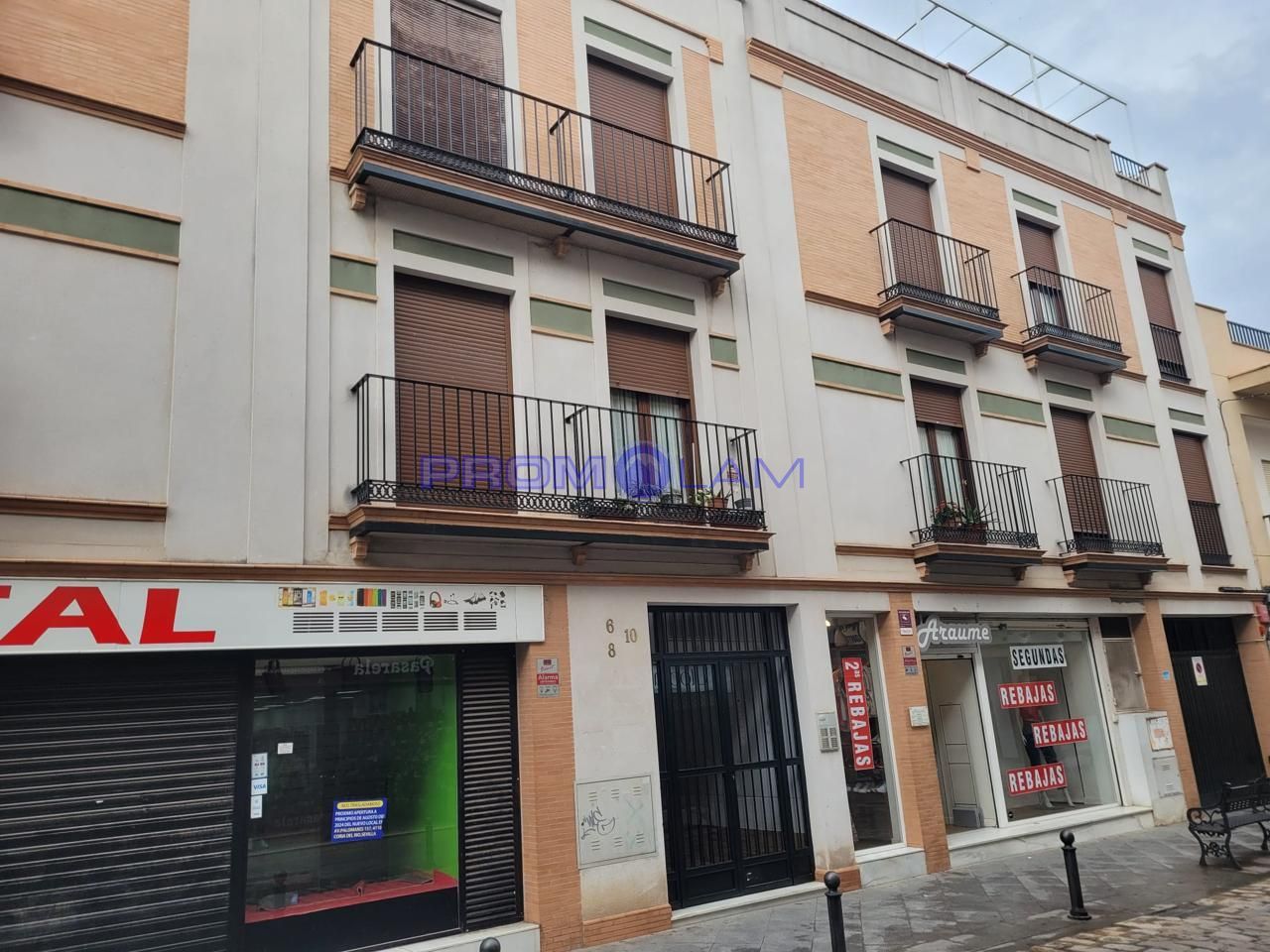 Vista exterior de Pis en venda en Coria del Río