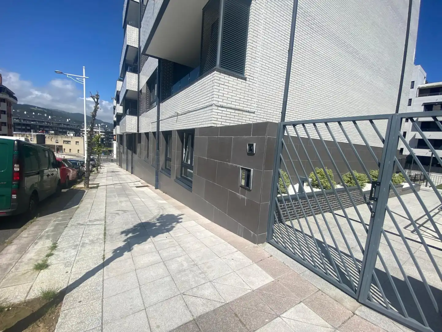 Vista exterior de Piso en venta en Castro-Urdiales con Calefacción, Jardín privado y Terraza