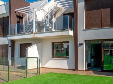 Apartamento de obra nueva con piscina en venta en Calle Valle del Silencio