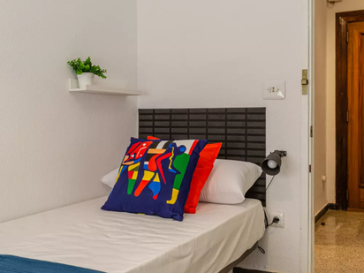 Bedroom of Flat to share in  Valencia Capital  with Furnished, Washing machine and Microwave