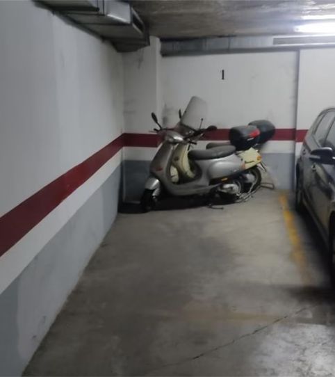 Photo 2 of Garage for rent in Calle Amador de Los Ríos, 1, La Calzada - La Florida, Sevilla Capital