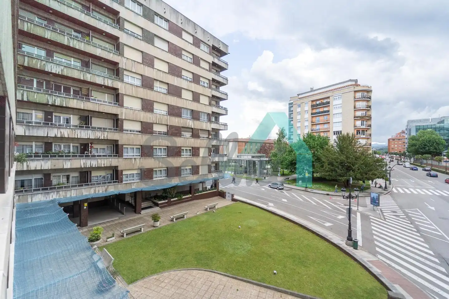 Vista exterior de Piso en venta en Oviedo  con Calefacción, Terraza y Trastero