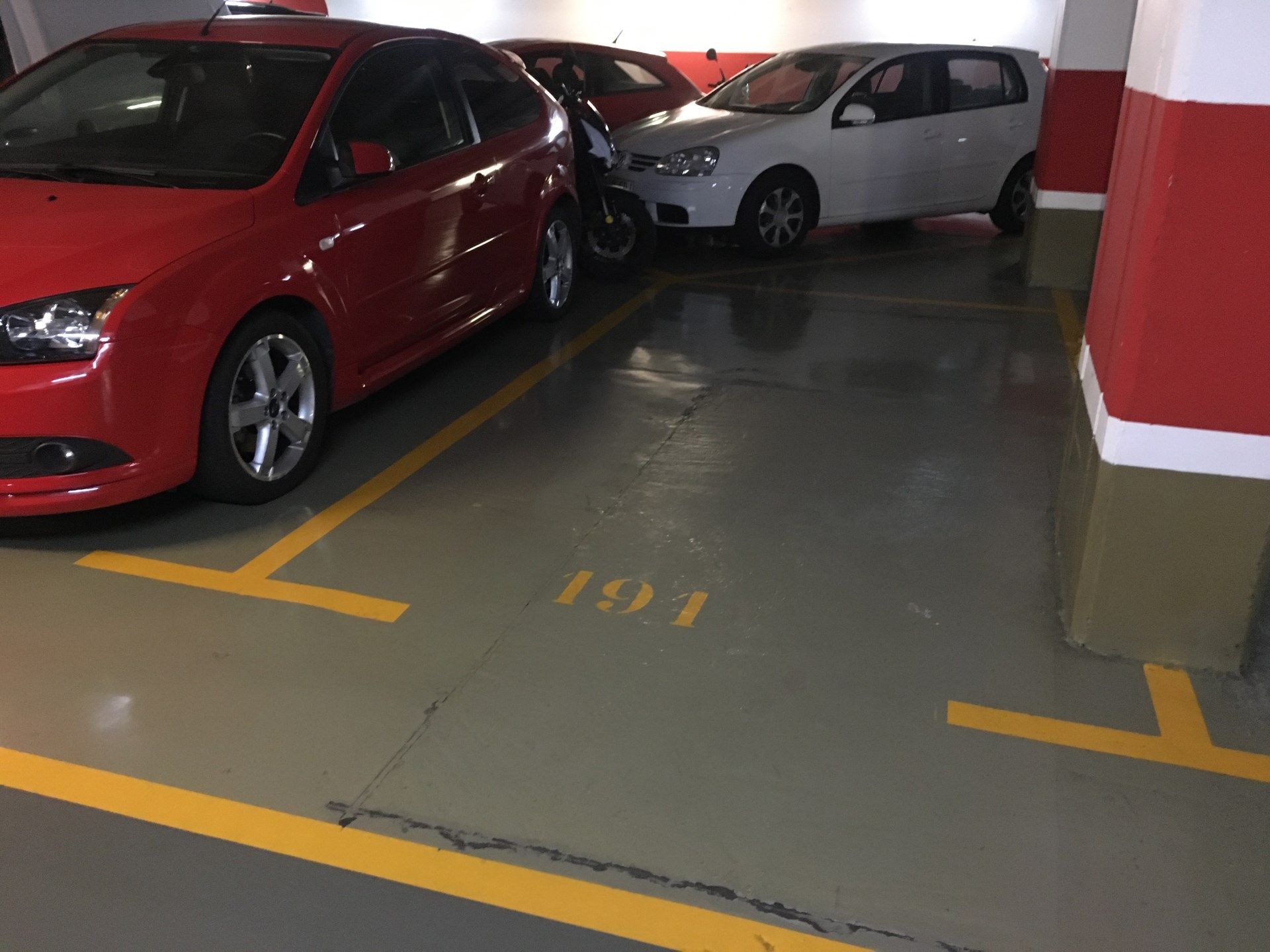 Garatge en venda a Germanes Ocaña, Collblanc