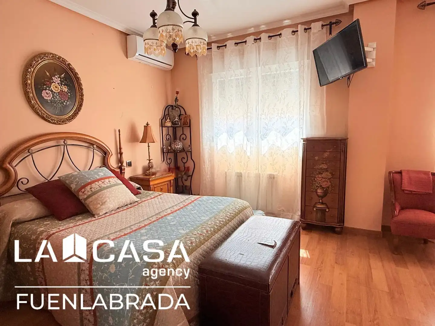 Dormitori de Casa adosada en venda en Griñón amb Aire condicionat, Terrassa i Piscina