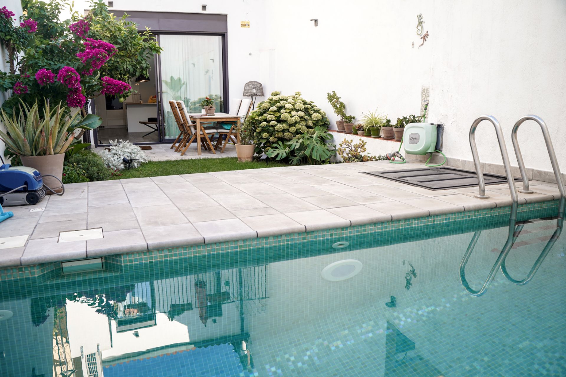 Piscina de Casa o xalet en venda en Mataró amb Aire condicionat, Calefacció i Jardí privat