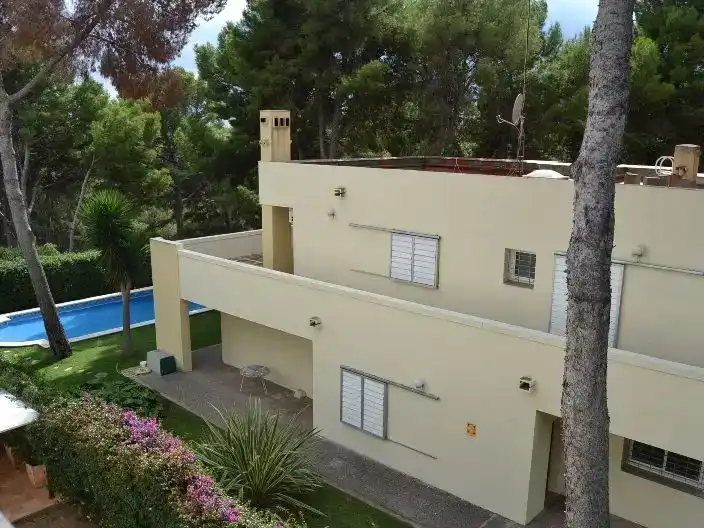 Außenansicht von Haus oder Chalet zur Miete in Castelldefels mit Klimaanlage, Privatgarten und Parkett