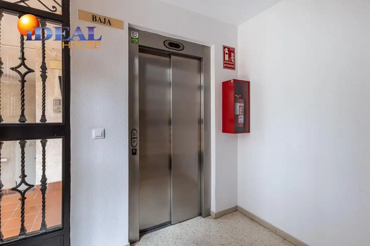 Flat for sale in Granada