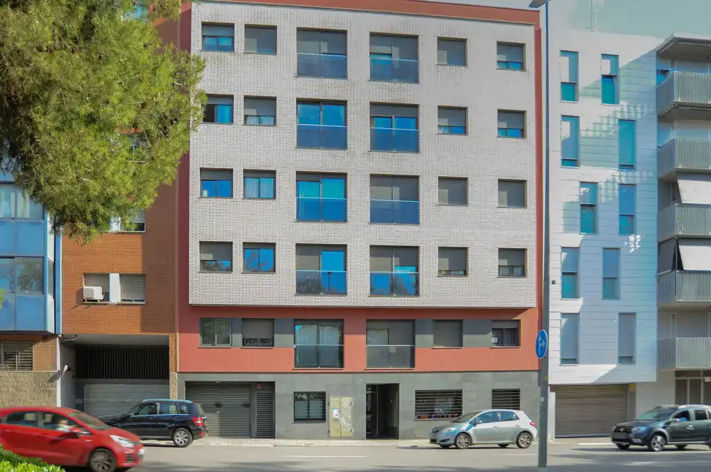 Vista exterior de Pis en venda en Sabadell