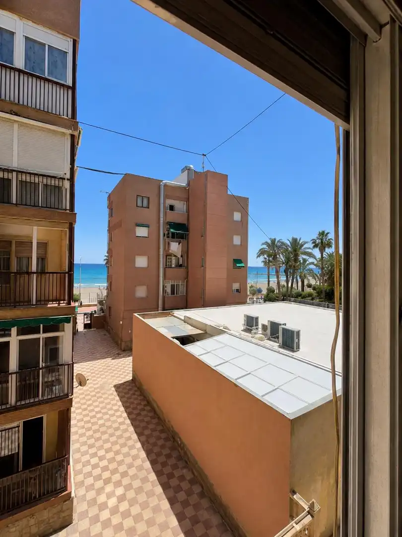 Vista exterior de Apartament en venda en El Campello amb Aire condicionat i Calefacció