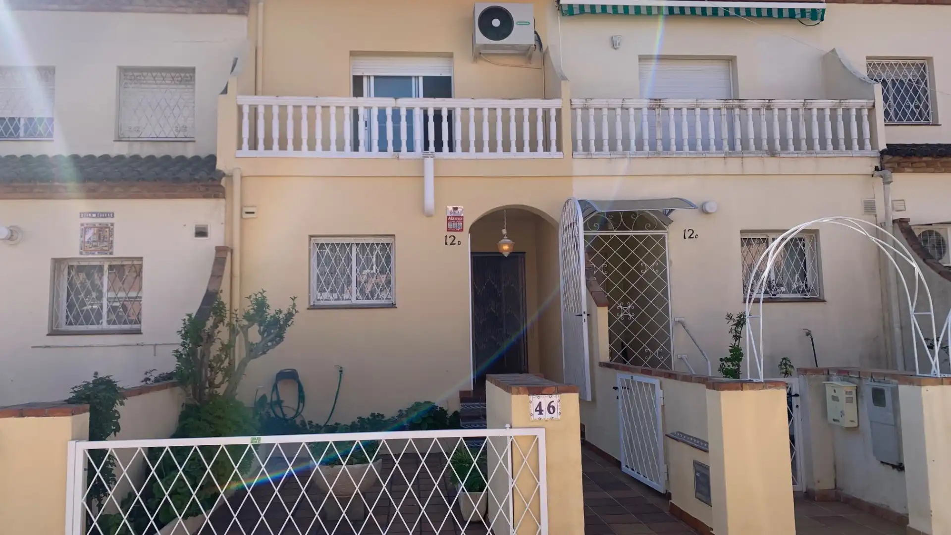 Vista exterior de Casa adosada en venta en Torredembarra con Aire acondicionado, Calefacción y Jardín privado