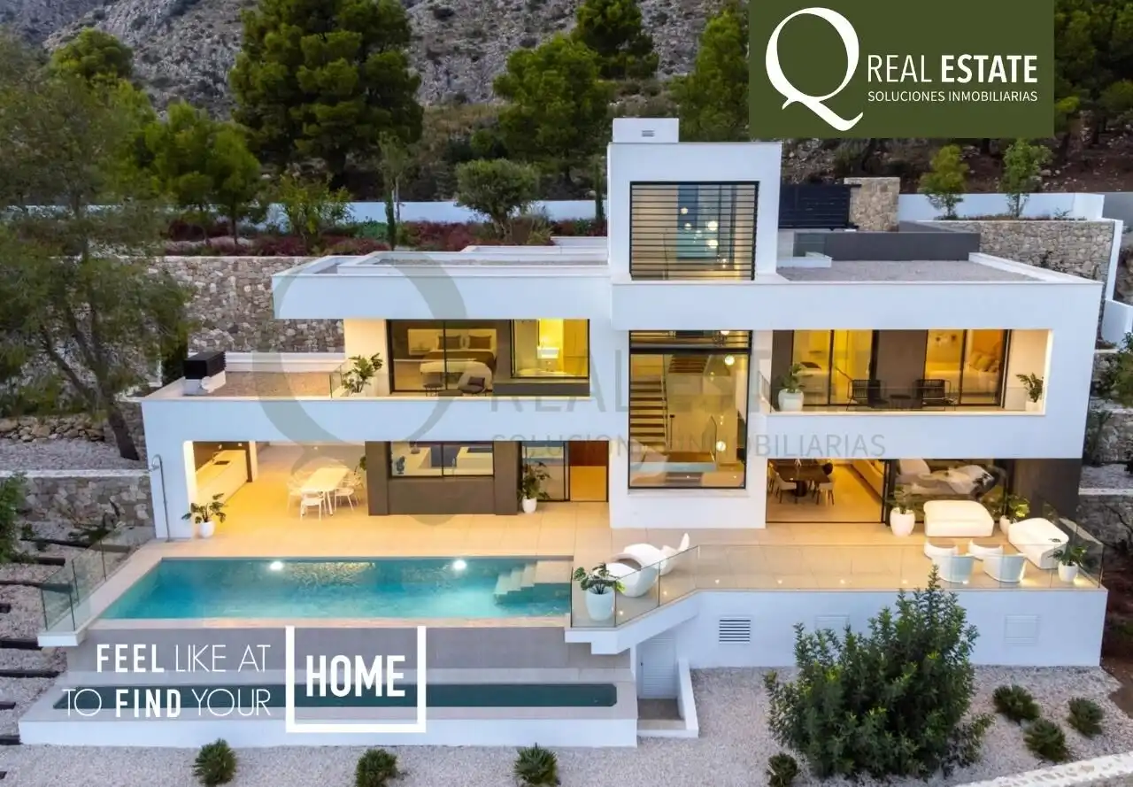 Vista exterior de Casa o xalet en venda en Alicante / Alacant amb Calefacció, Jardí privat i Terrassa