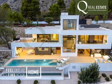 Chalet con balcón en venta en Calle  Altea Azure 2