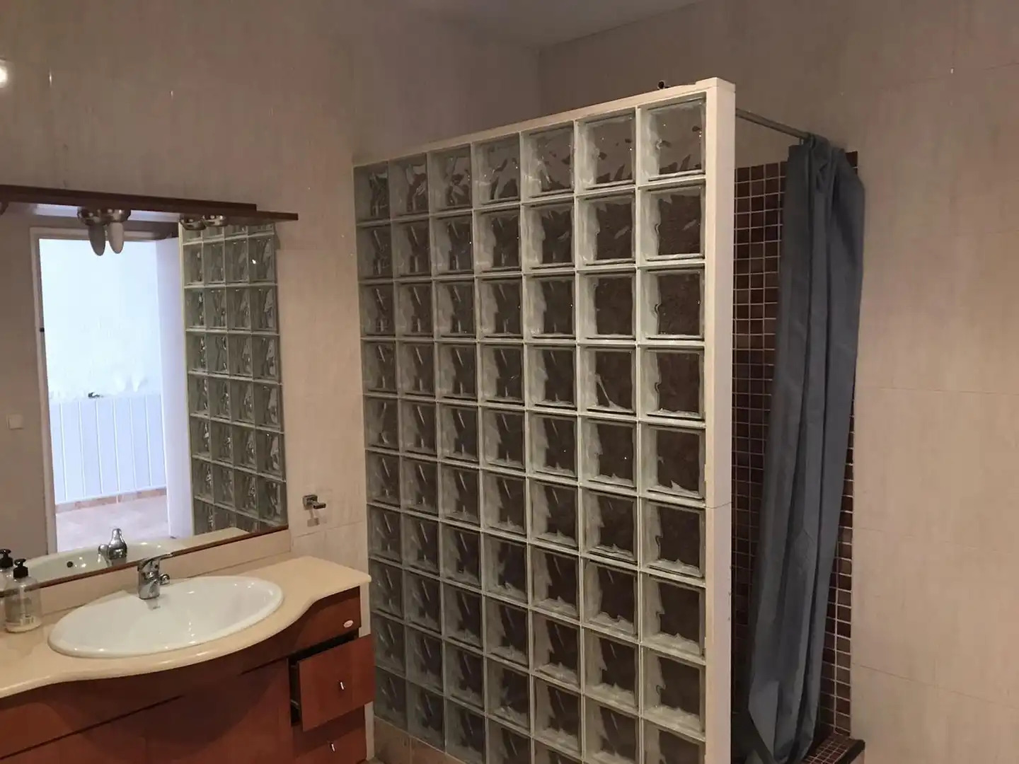 Bathroom of Ground floor for sale in Sabadell  with Heating and Private garden
