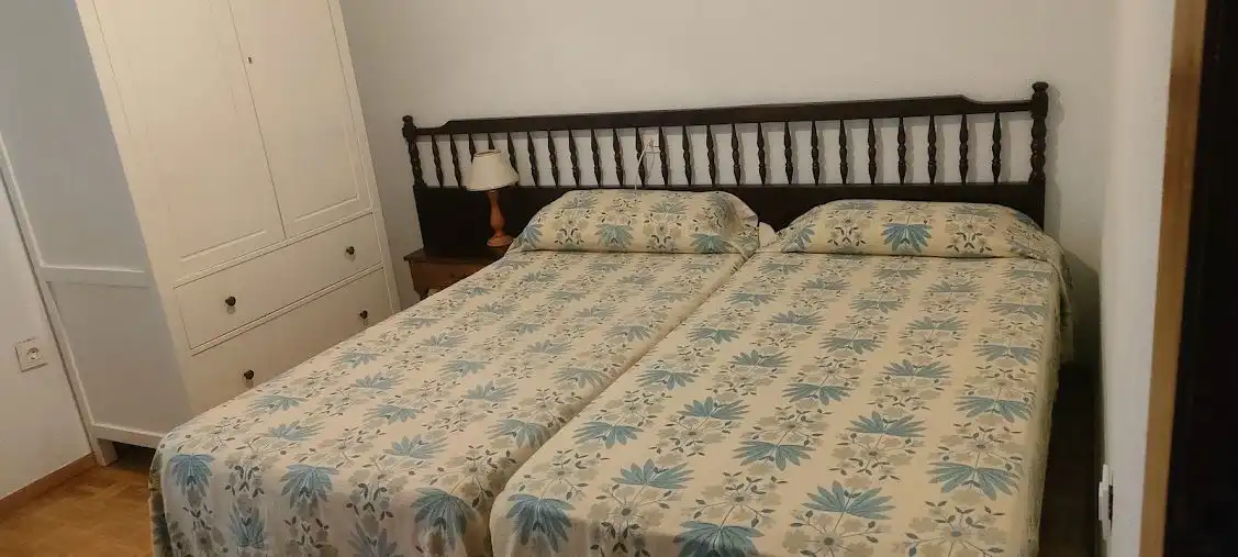 Dormitori de Pis en venda en Gijón  amb Parquet