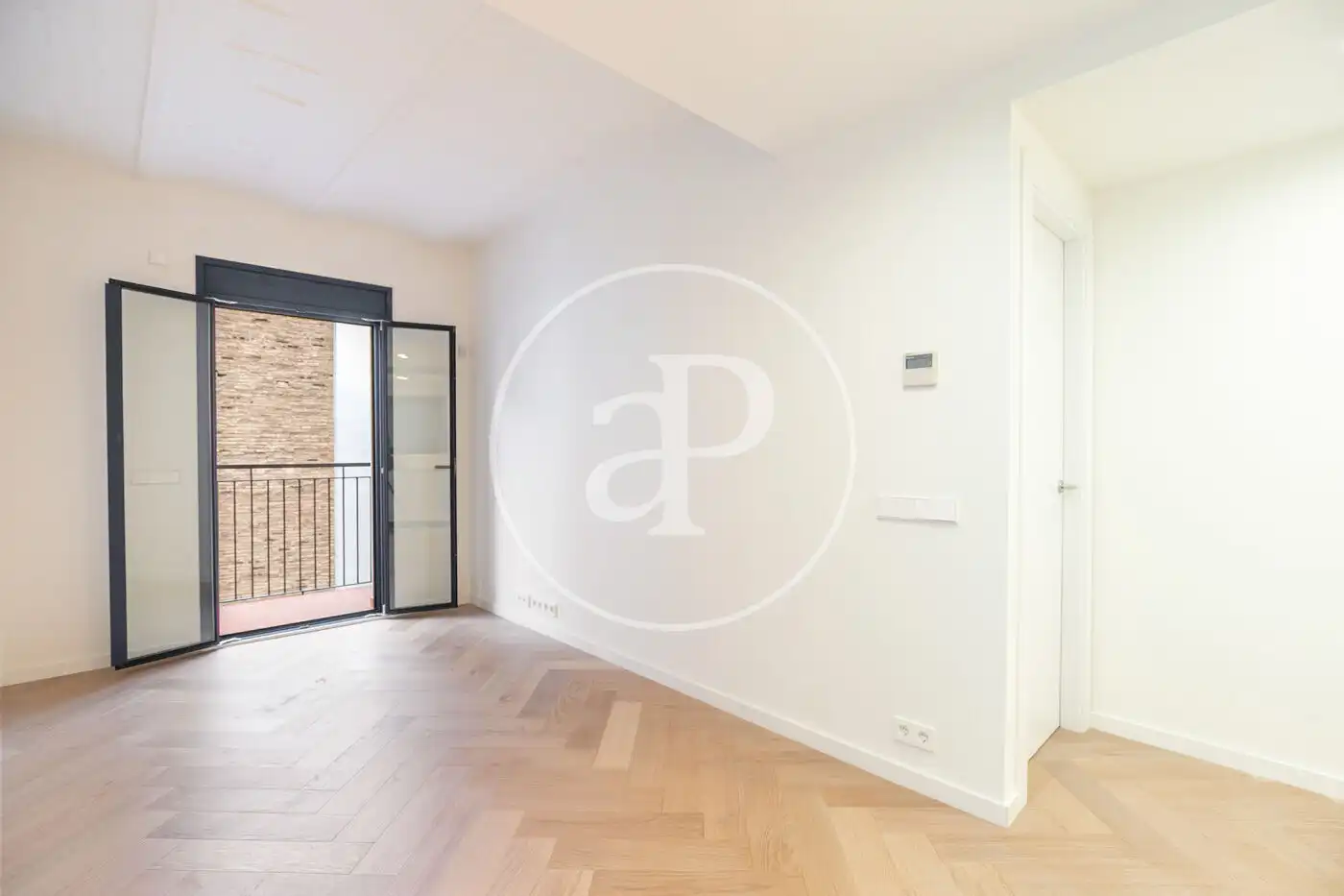 Wohnung zum Verkauf in Barcelona mit Klimaanlage, Heizung und Balkon