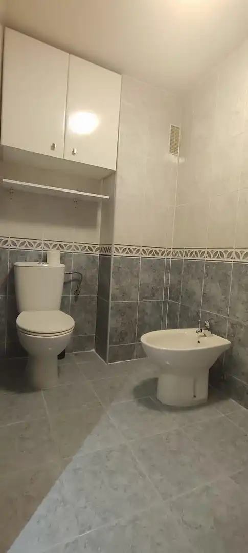 Badezimmer von Wohnung zur Miete in Paiporta mit Balkon