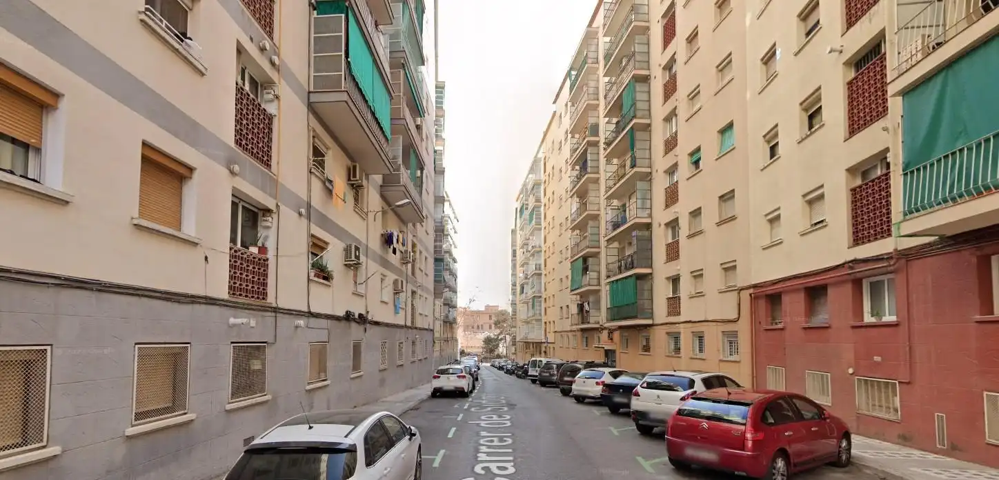 Vista exterior de Piso en venta en Barcelona