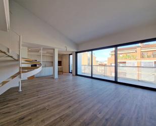 Living room of Attic for sale in Girona Capital  with Air Conditioner, Heating and Terrace