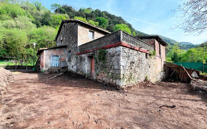 Außenansicht von Country house zum verkauf in Santo Adriano mit Terrasse