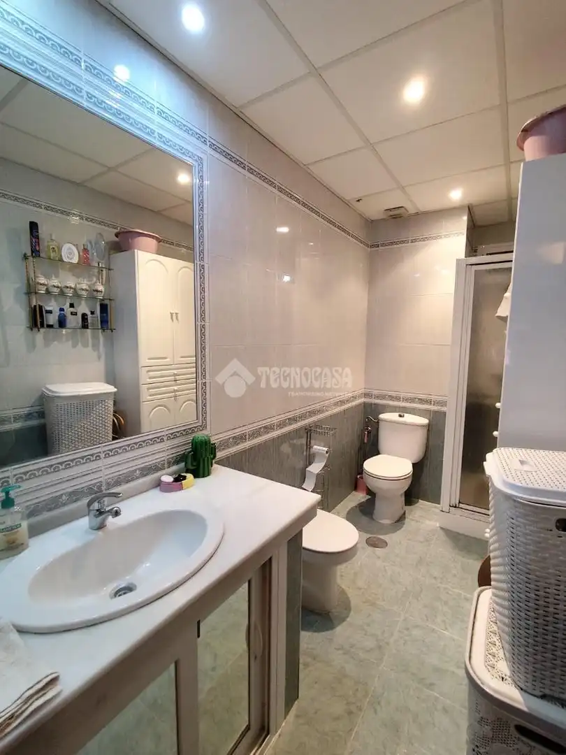 Bathroom of Flat for sale in Córdoba  with Air Conditioner
