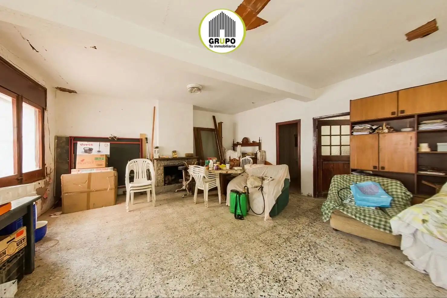Vista exterior de Casa o xalet en venda en Esplugues de Llobregat amb Calefacció i Jardí privat