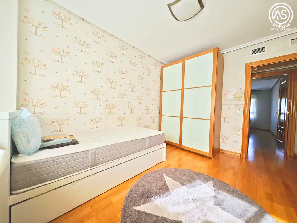 Flat for rent in Calle de la Sierra de Vicor, 21, La Almozara
