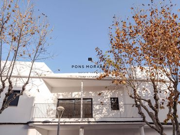 Terraced house with balcony for sale in Ciutadella