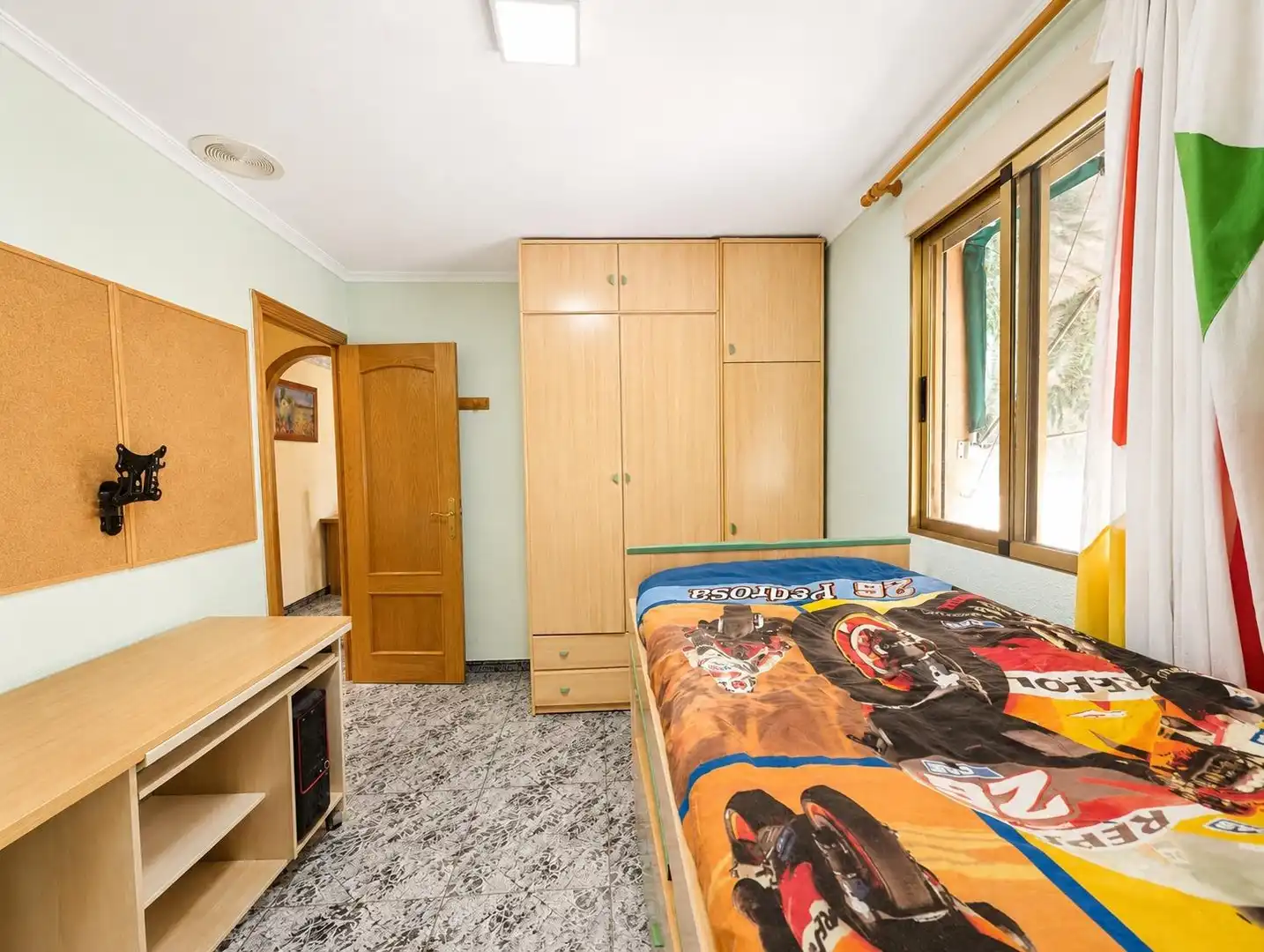 Habitación de Apartamento en venta en Elche / Elx con Aire acondicionado y Amueblado