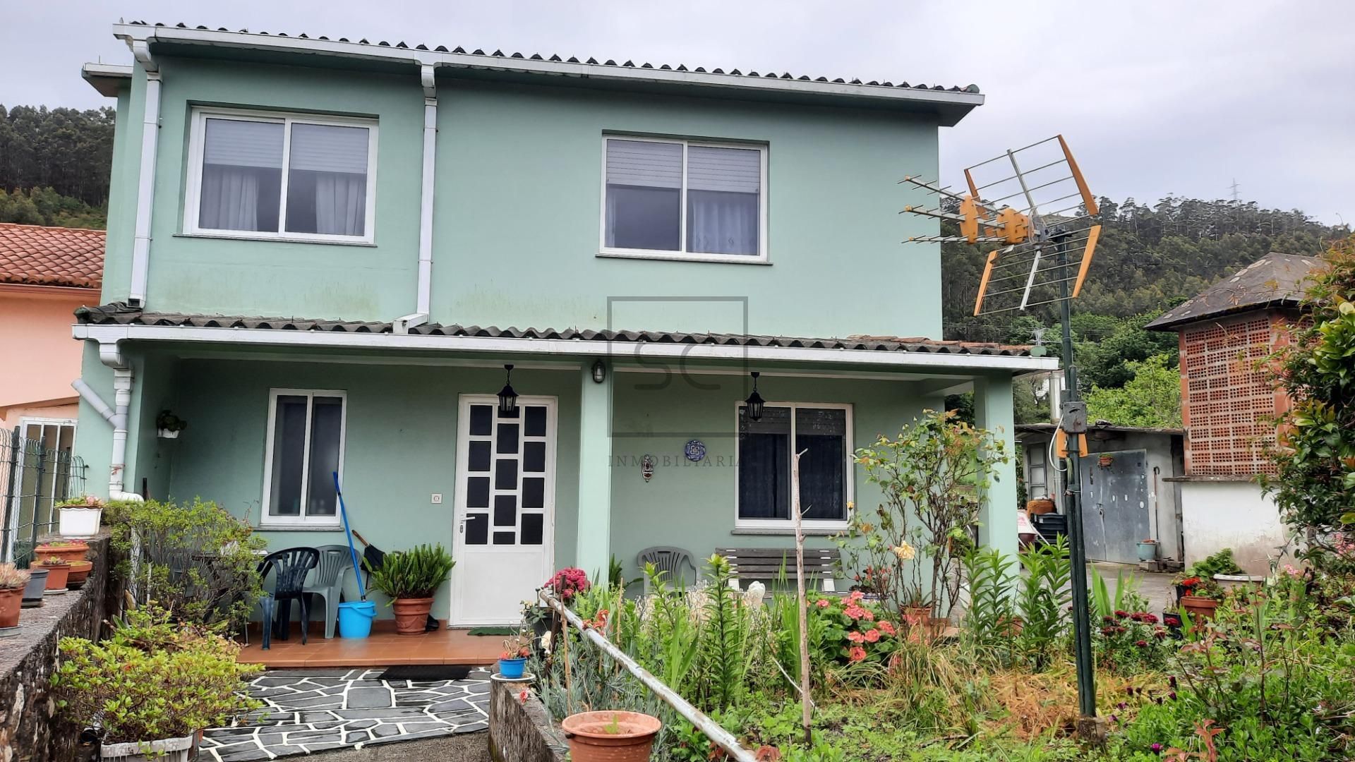 Vista exterior de Casa o xalet en venda en Ferrol amb Calefacció, Jardí privat i Traster
