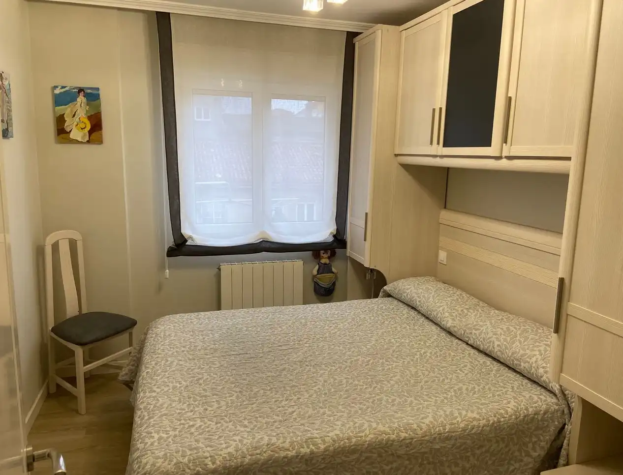 Schlafzimmer von Wohnung zur Miete in Gijón  mit Heizung, Parkett und Möbliert