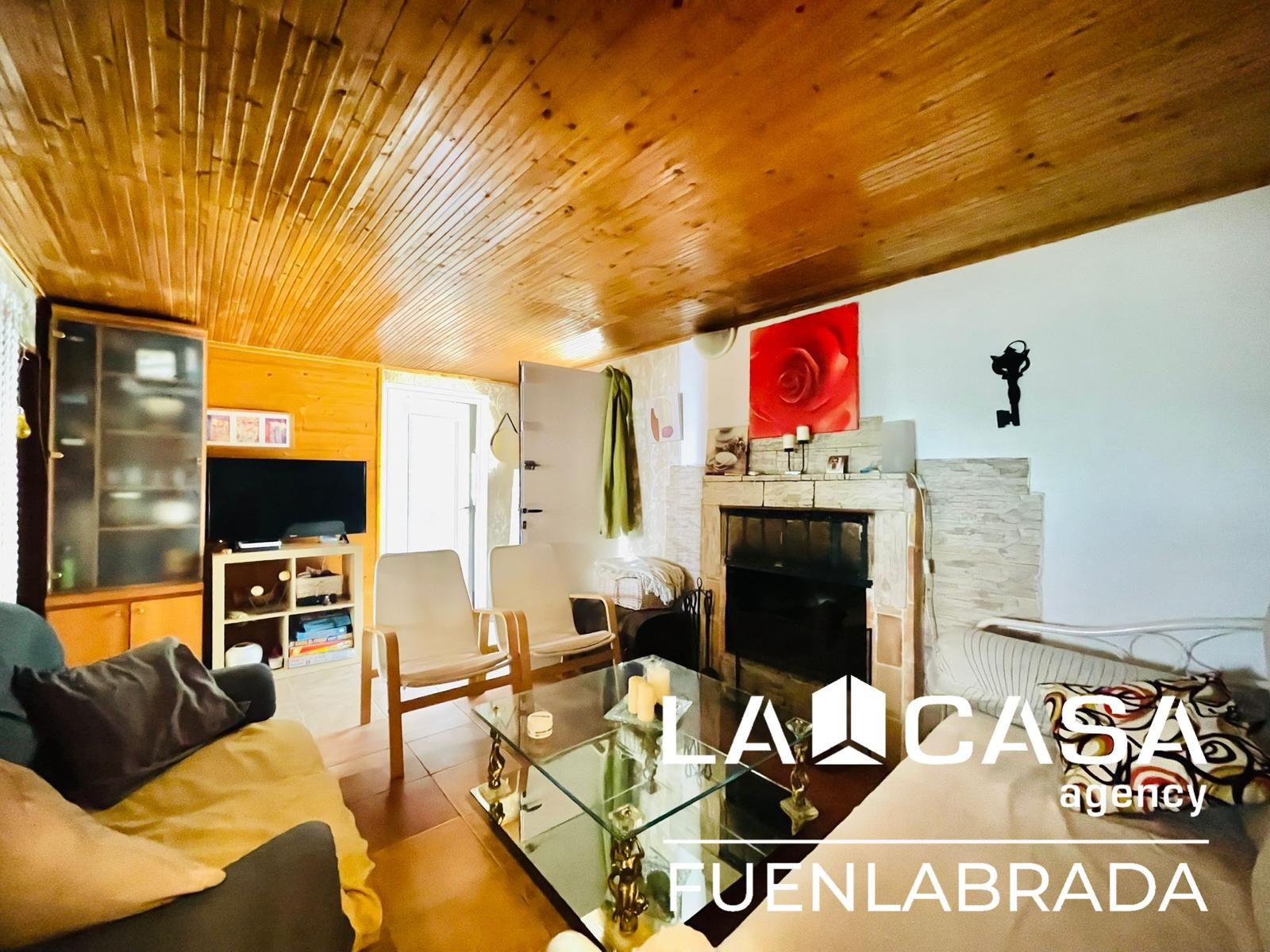Sala d'estar de Casa o xalet en venda en El Casar de Escalona amb Calefacció