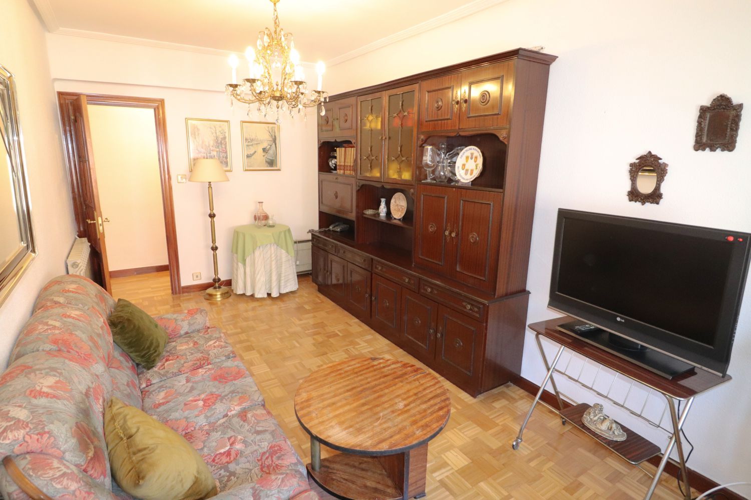 Sala d'estar de Pis en venda en Vitoria - Gasteiz amb Calefacció, Parquet i Traster