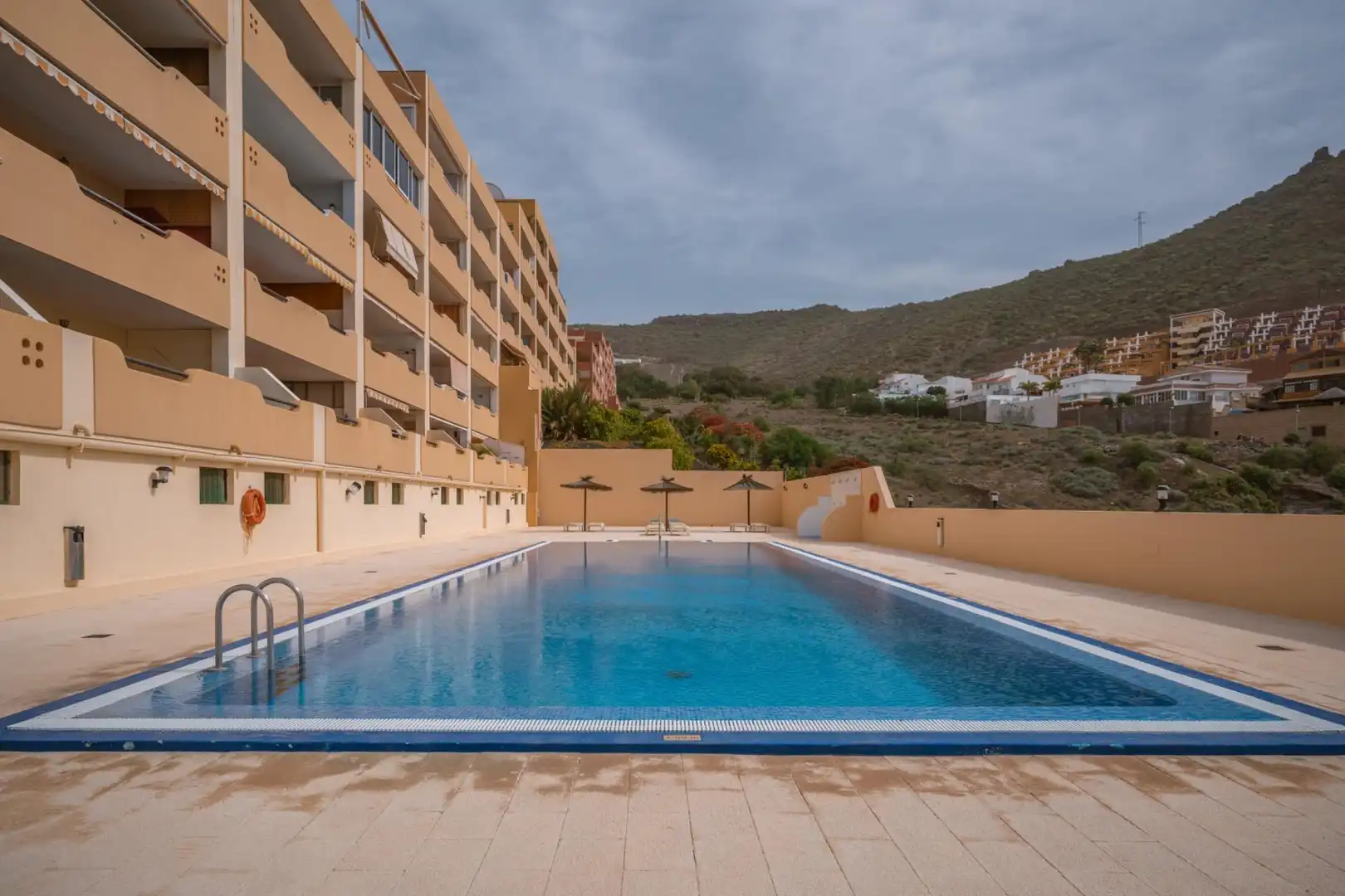 Piscina de Apartamento en venta en Adeje con Terraza, Amueblado y Piscina comunitaria