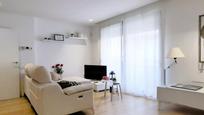 Sala d'estar de Pis en venda en Terrassa amb Aire condicionat, Terrassa i Moblat