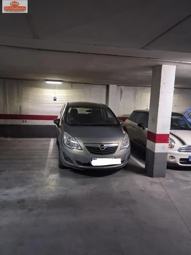 Aparcament de Apartament de lloguer en Albacete amb Aire condicionat, Moblat i Balcó