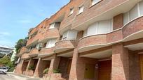 Vista exterior de Casa o xalet en venda en Manresa amb Aire condicionat, Calefacció i Terrassa