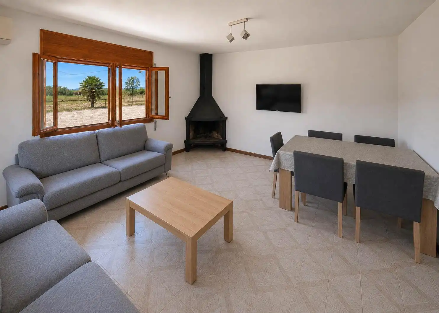 Sala de estar de Casa o chalet en venta en Deltebre con Aire acondicionado y Calefacción