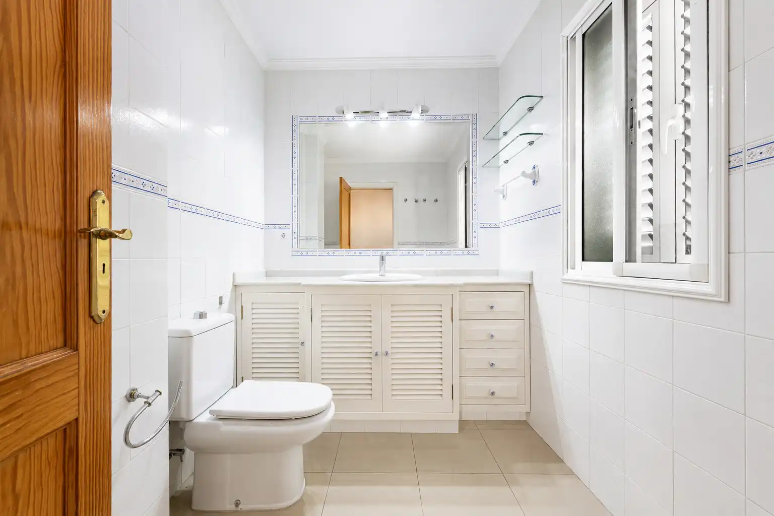 Badezimmer von Wohnung zum Verkauf in Las Palmas de Gran Canaria mit Klimaanlage, Abstellraum und Möbliert