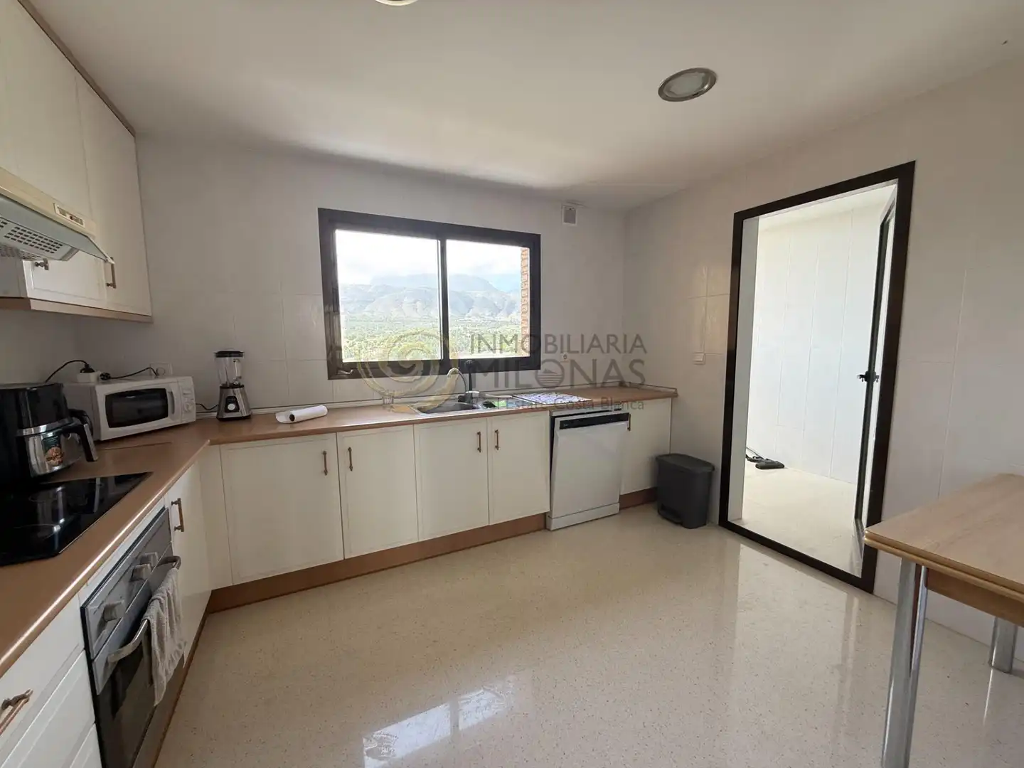 Küche von Wohnung zur Miete in Benidorm mit Klimaanlage, Heizung und Privatgarten