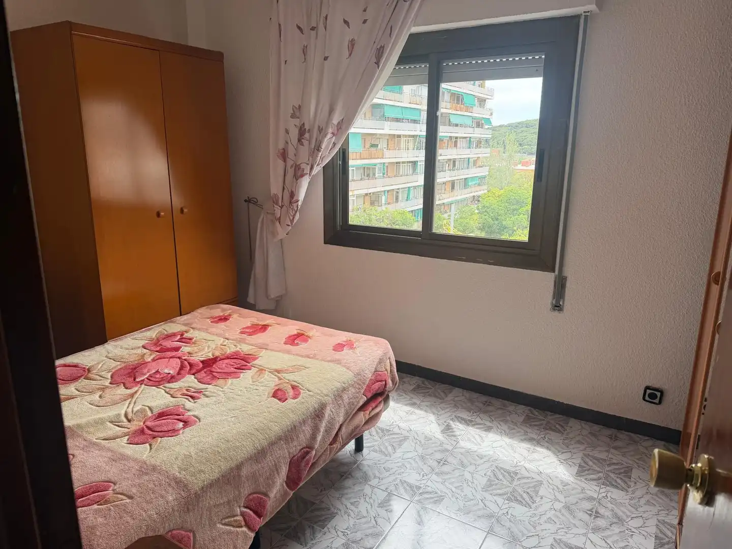 Habitación de Piso en venta en Barcelona con Amueblado y Balcón