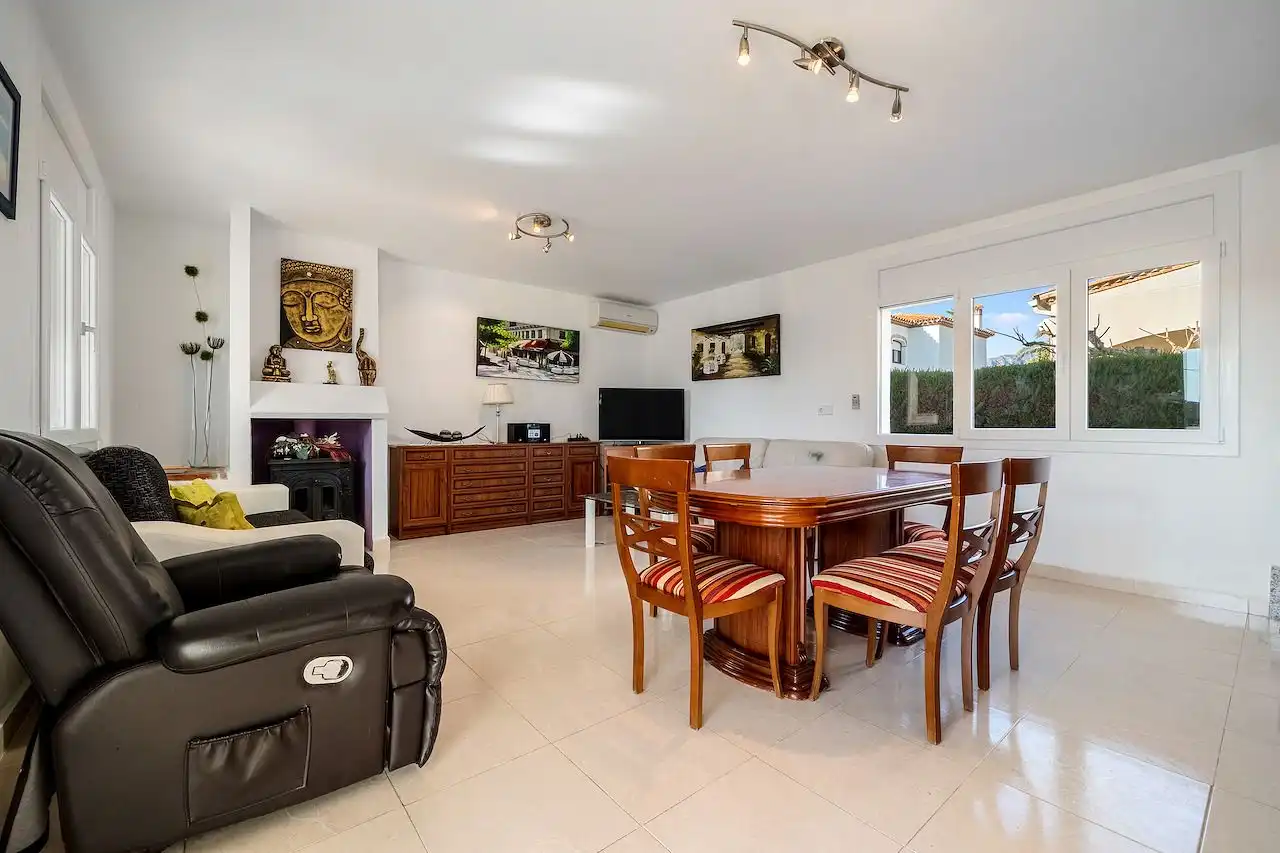 Detached house with pool for sale in Miami Platja, imagen 5