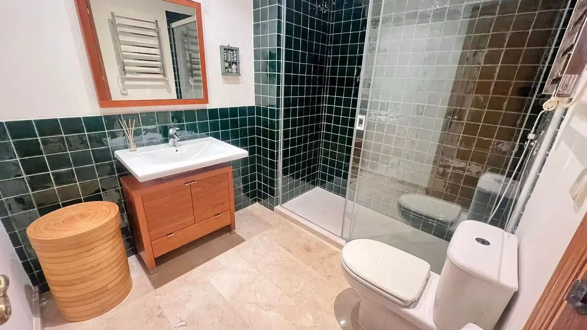 Bany de Apartament de lloguer en Marbella amb Aire condicionat, Calefacció i Terrassa