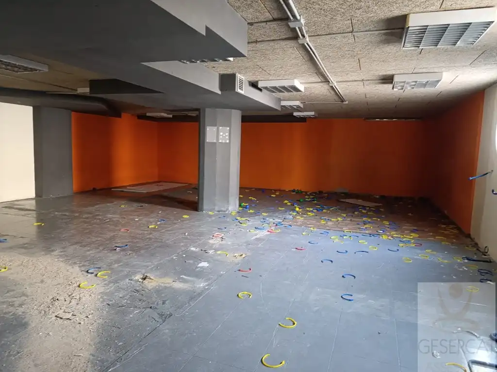 Business premises to rent in Avenida Estatut, imagen 2