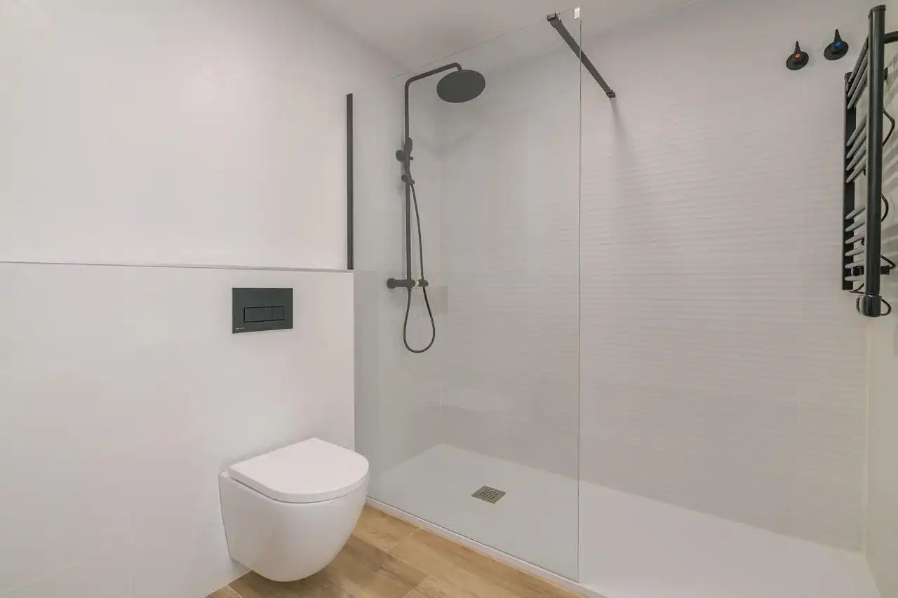 Baño de Piso en venta en Montmeló con Aire acondicionado, Calefacción y Alarma