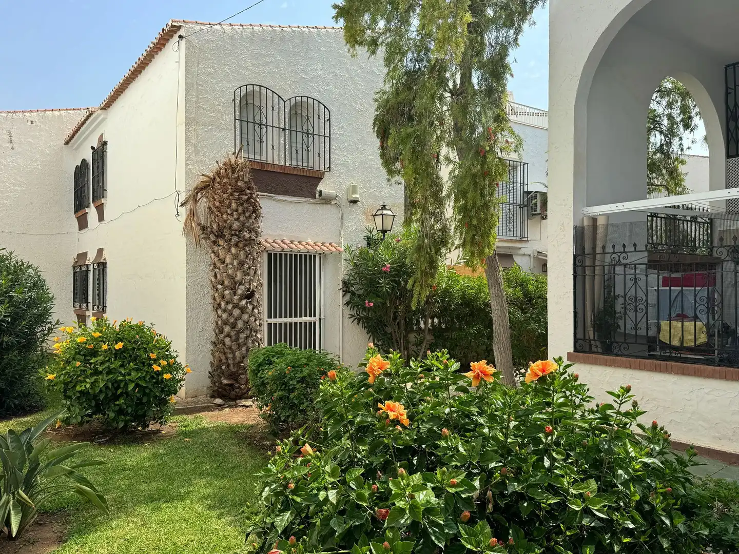 Vista exterior de Apartament en venda en Torrox amb Terrassa, Moblat i Piscina comunitària