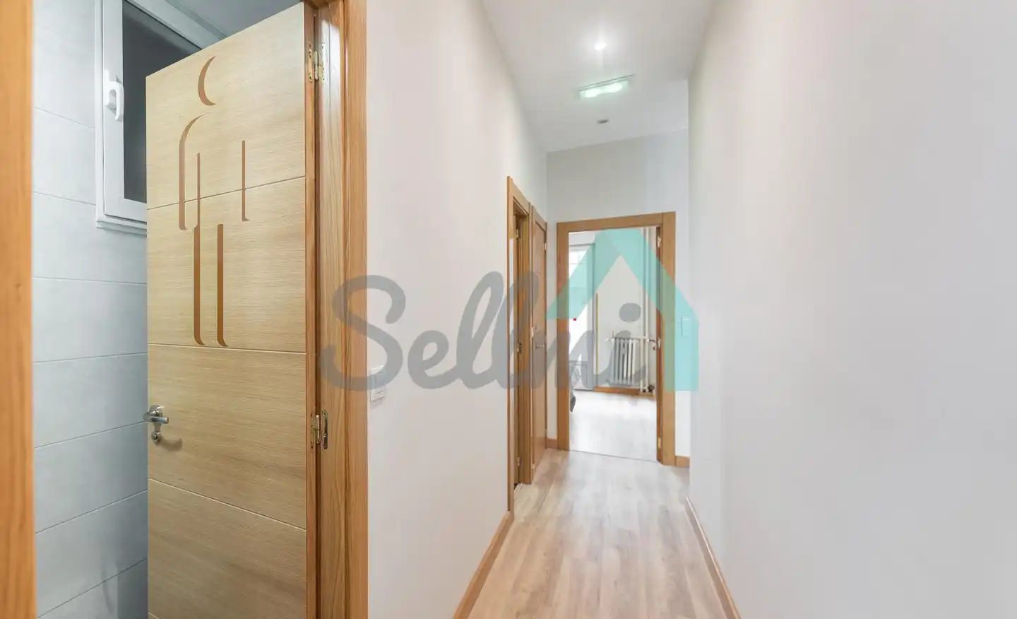 Piso de alquiler en Oviedo  con Calefacción, Terraza y Amueblado
