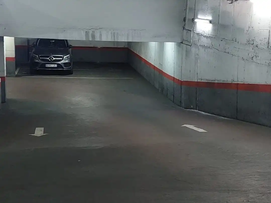 Parkplatz von Garage zur Miete in Madrid