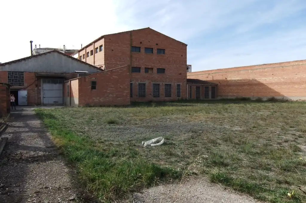 Außenansicht von Fabrikhallen zum Verkauf in Les Borges Blanques