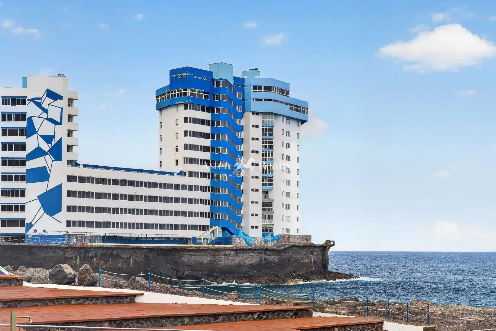 Vista exterior de Estudi en venda en Tacoronte amb Moblat, TV i Alarma